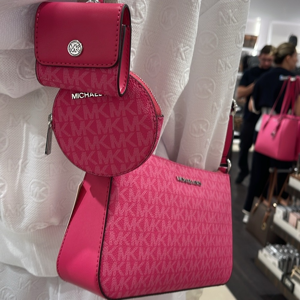 Michael Kors Jet Set Signature Logo Crossbody Bag with Case Apple Airpods Pro® - Picture 13 of 16